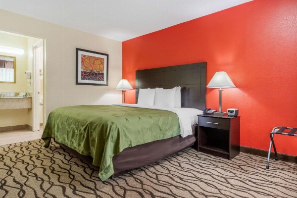 Quality Inn & Suites Lexington image 10
