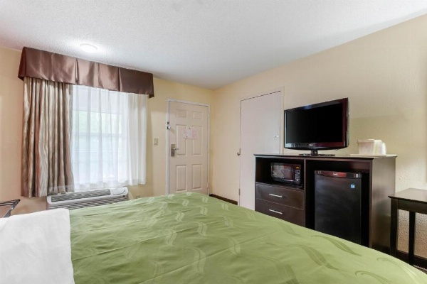 Quality Inn & Suites Lexington image 27