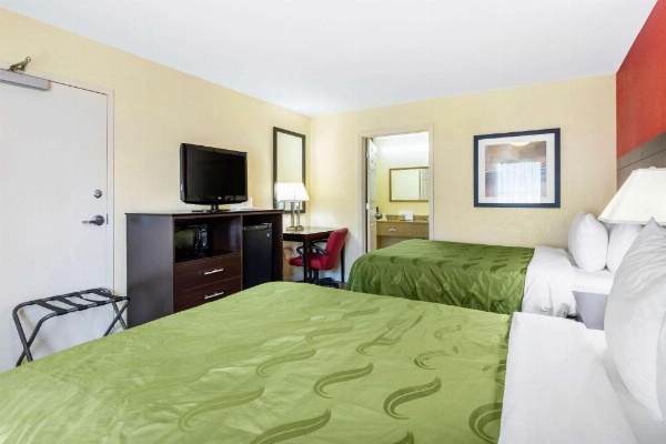 Quality Inn & Suites Lexington image 8